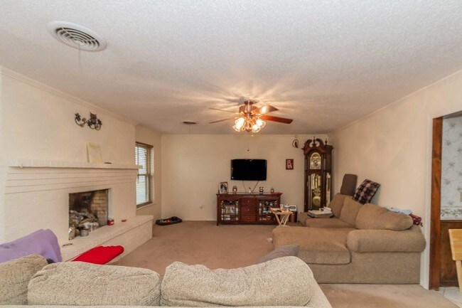 Foto del edificio - 4352 Ridgecrest Cir