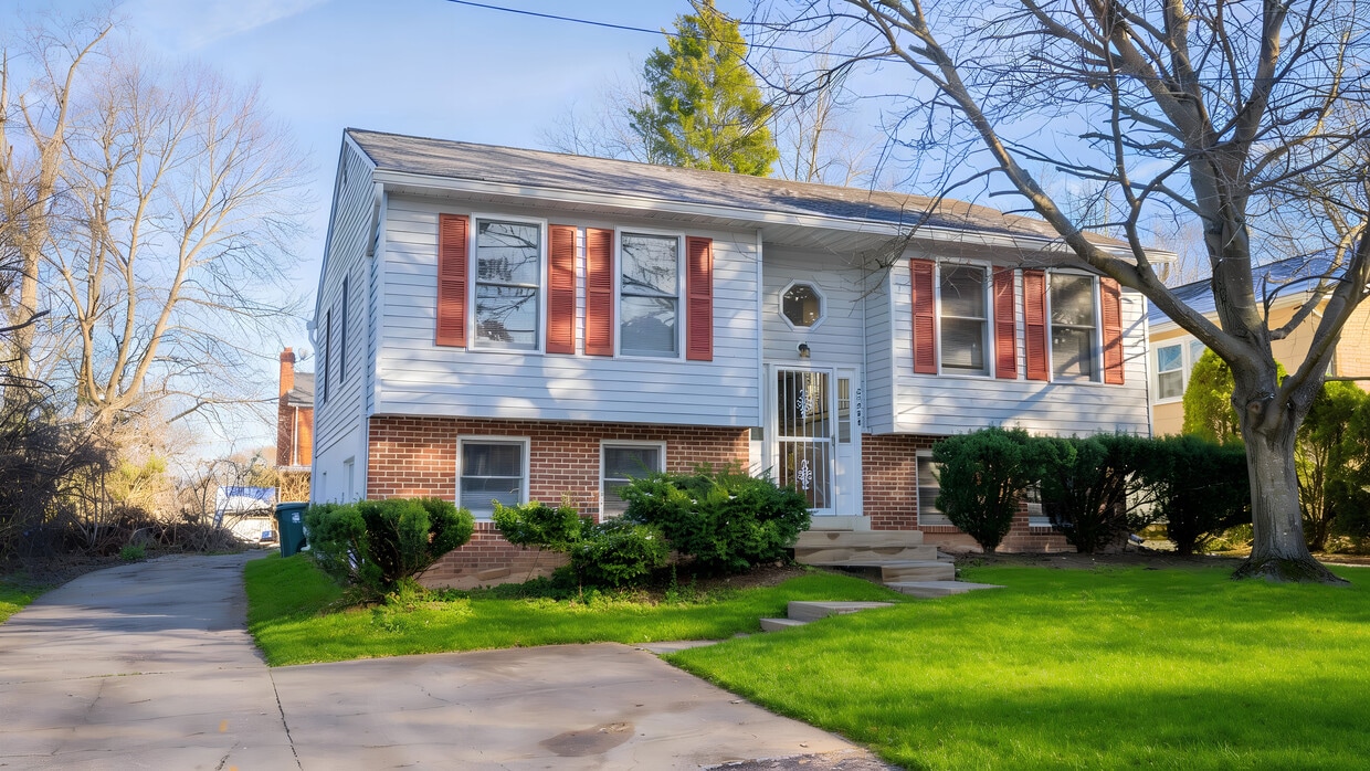 Photo - 8729 36th Ave (College Park, MD)