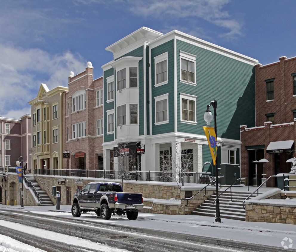 Primary Photo - 804 Main St