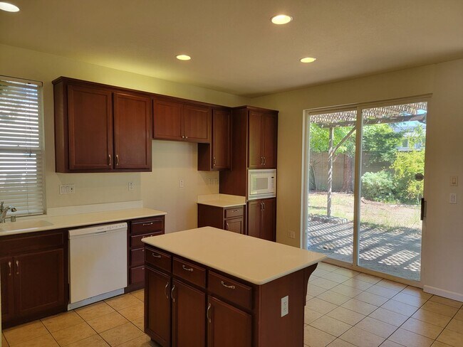 Foto del edificio - Coming Soon!  3 bedroom with 2.5 baths home with large bonus room