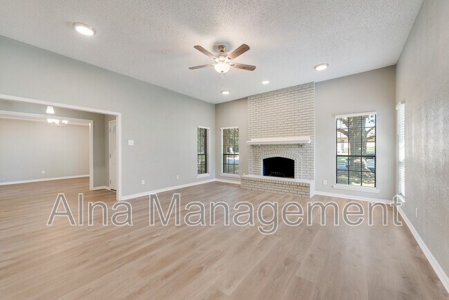 Foto del edificio - 358 Cardinal Creek Dr