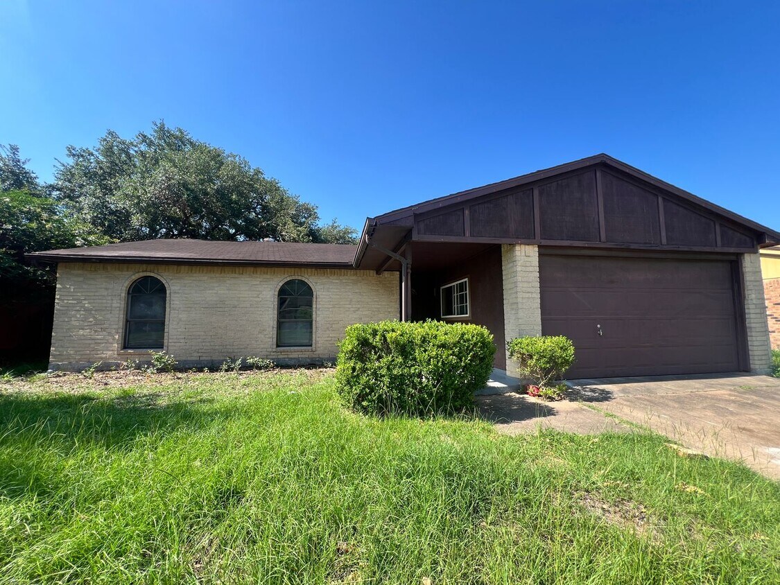 Foto principal - Updated 3-Bedroom Home recently updated.