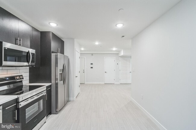 Building Photo - 2415 N 7th St