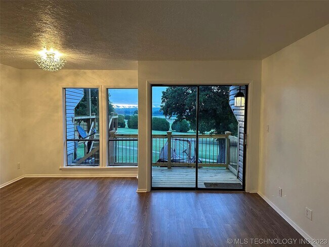 Foto del edificio - 123 Falconhead Dr