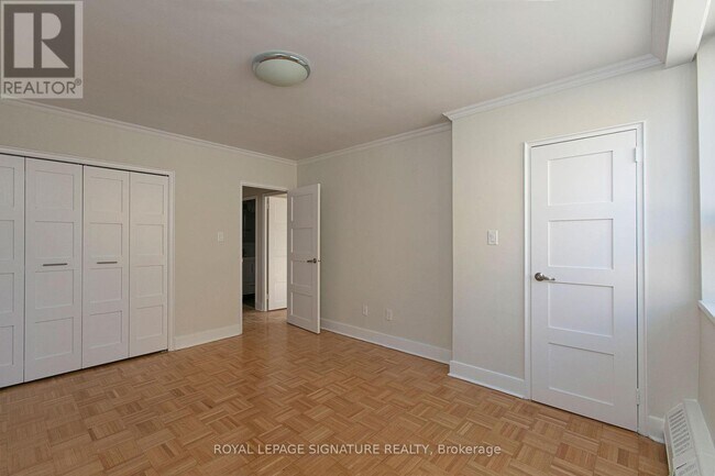 Photo du bâtiment - 803-490 EGLINTON Ave