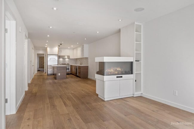 Building Photo - 56 Ringold St