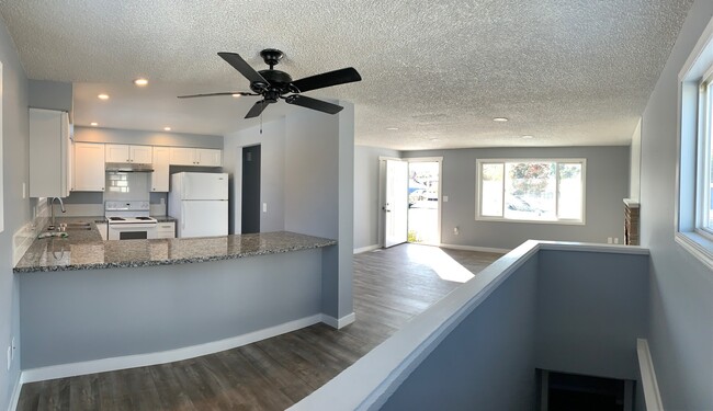 Building Photo - Spacious 5 Bedroom Home