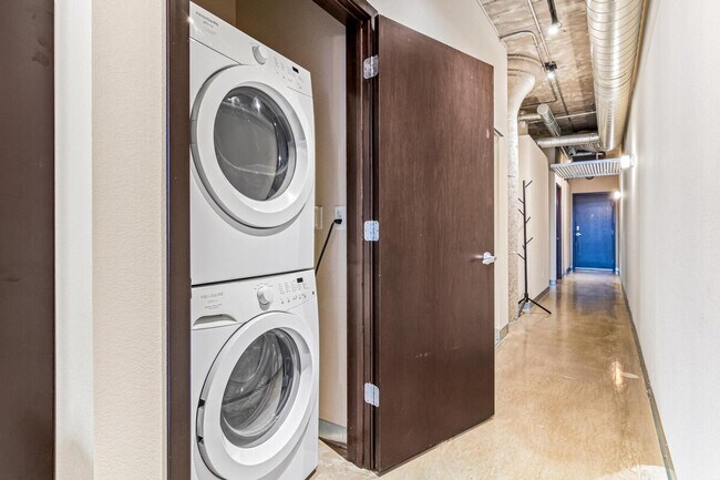 Building Photo - 606 N Washington Ave