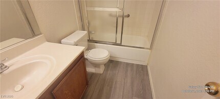 Building Photo - 1208 Observation Dr