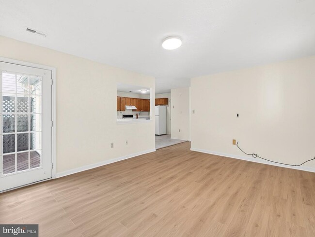 Building Photo - 6120 Gray Wolf Ct