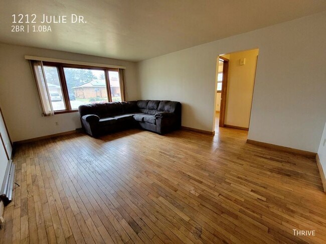 Foto del edificio - 1212 Julie Dr