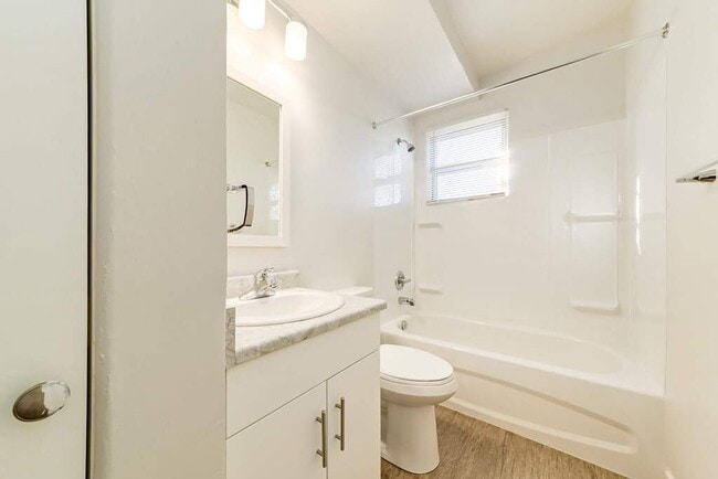 Building Photo - Alexandria Apartments