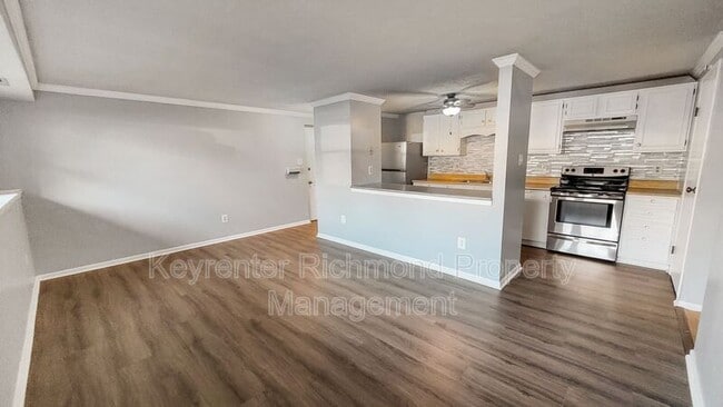 Foto del edificio - 8402 Muldoon Ct