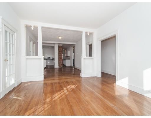 Building Photo - 40 Tappan St