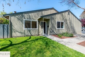 Building Photo - 4726 Strawberry Ln