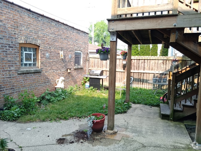Building Photo - 3243 N Lockwood Ave