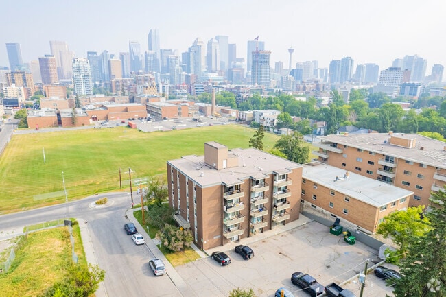 Aerial Photo - Forest Hills