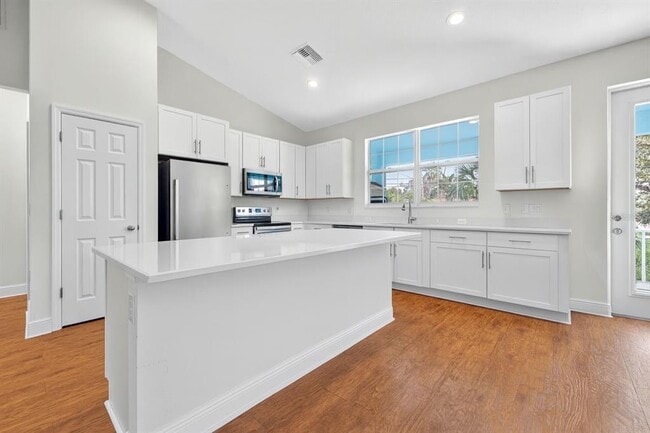 Foto del edificio - 2650 Tifton St S
