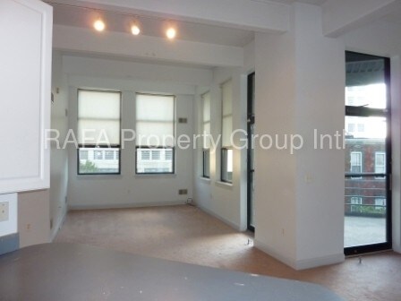 Building Photo - 142 Steuben St