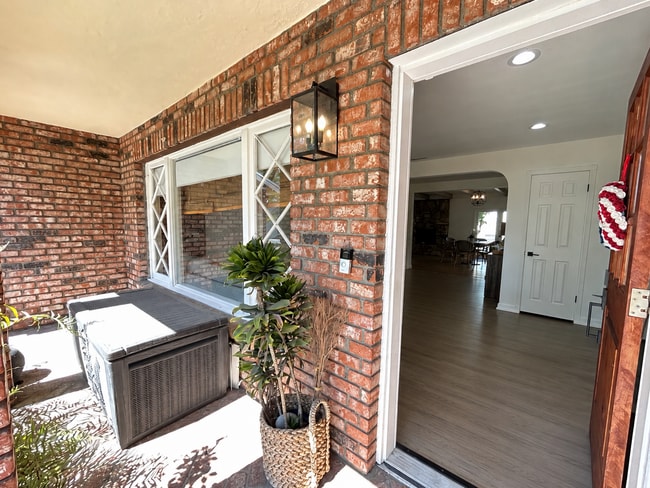 Building Photo - Beautifully Upgraded Los Altos Home!
