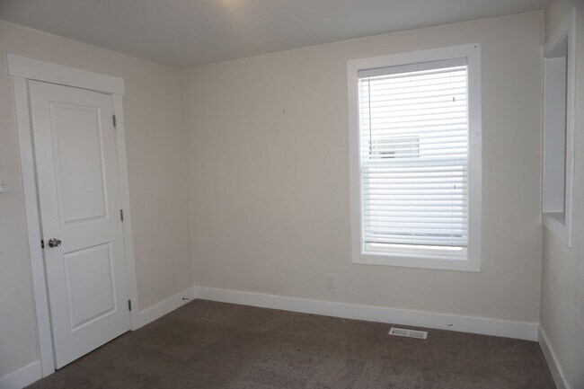 Foto del edificio - 500 E. Duplex