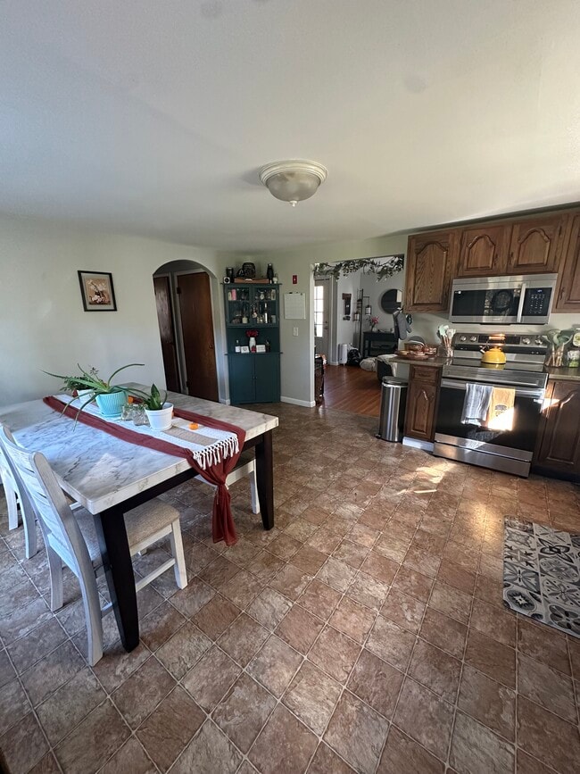 Building Photo - 57 Valley Rd