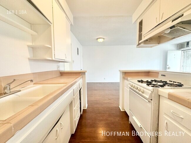 Foto del edificio - 7171 Lexington Ave