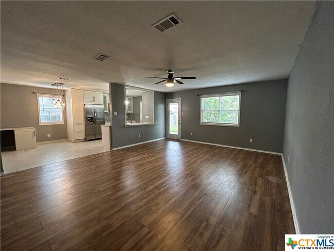 Foto del edificio - 3616 Palmtree Ln