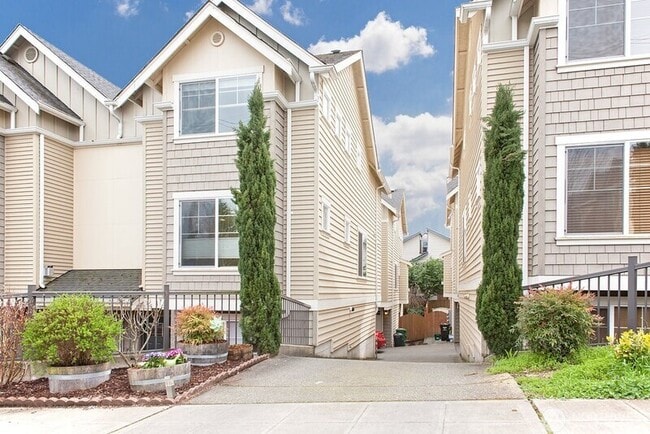 Photo - 1027 NE 123rd St Townhome
