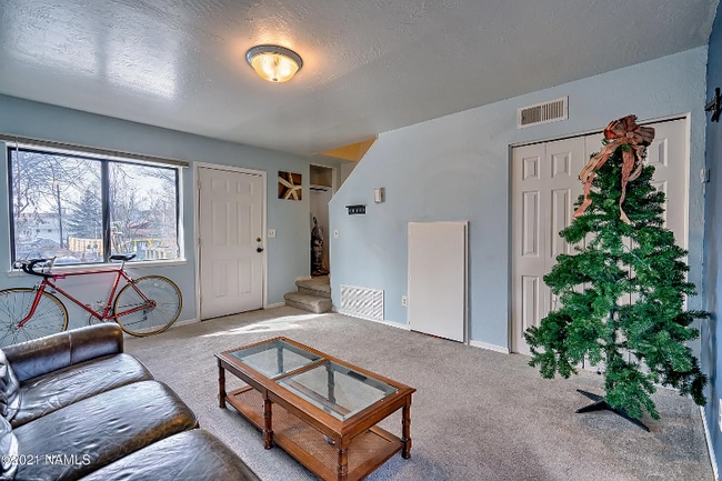 Building Photo - 508 S Fountaine St