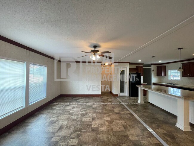 Foto del edificio - 1556 Flanagan Dr