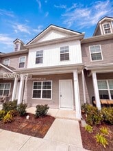 Building Photo - 215 Tara Ct