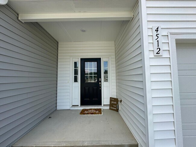 Building Photo - 4512 Queen Pierrette St