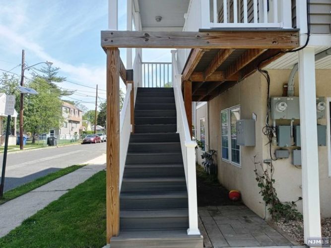 Primary Photo - 173 Warren St