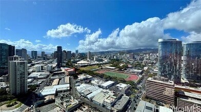 Building Photo - 1189 Waimanu St