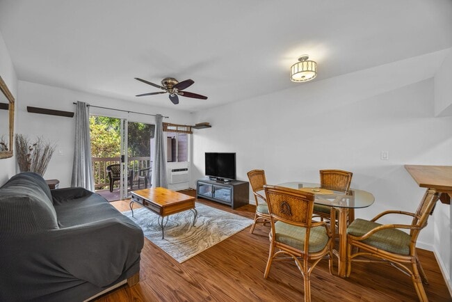 Foto del edificio - Fully Furnished 2BR/2BA Condo in Quiet North Kihei – Top Floor, Private Laundry, 2 Parking Stalls