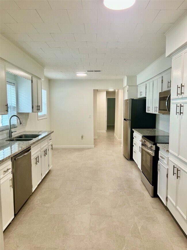 Foto del edificio - 21510 Ruth Dr