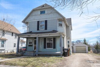 Building Photo - 209 S Pearl St