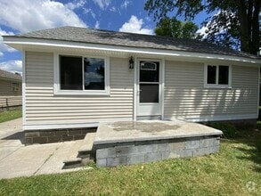 Building Photo - 22011 Maple Ave