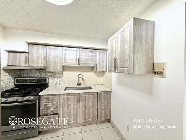 Photo du bâtiment - Pet-Friendly 2-Bedroom Basement Apartment with 2 Parking Spaces – Scarborough