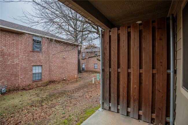 Building Photo - 786 W Breeze Cove