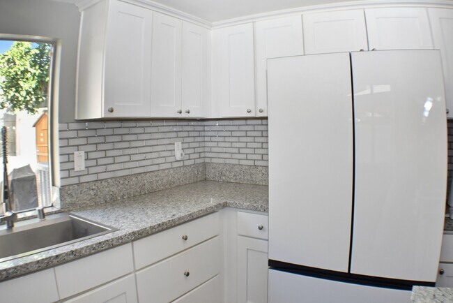 Building Photo - 14141 Paddock St