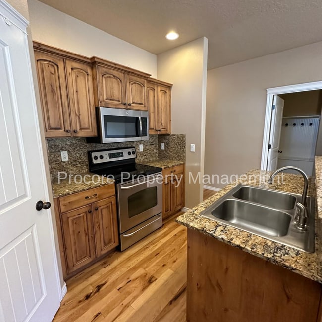 Building Photo - $2,165.00...Victory and Locust Grove.... GREAT 3 bedroom PLUS office and 2.5 bath home in Meridia...