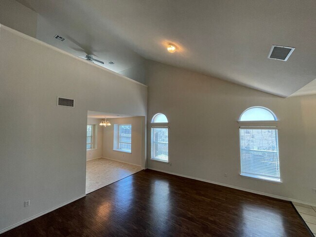 Building Photo - - MASTER BEDROOM DOWNSTAIRS - WASHER DRYER...