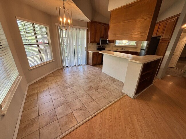 Foto del edificio - Located off Wedinton Dr! 3 Bedroom 2 Bathr...