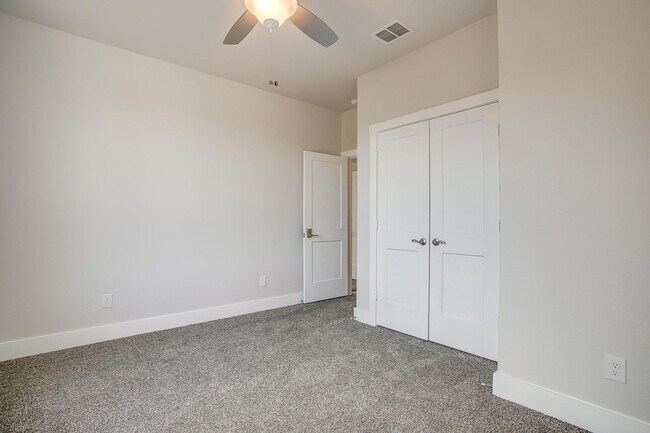 Building Photo - 2321 Benbrook Blvd
