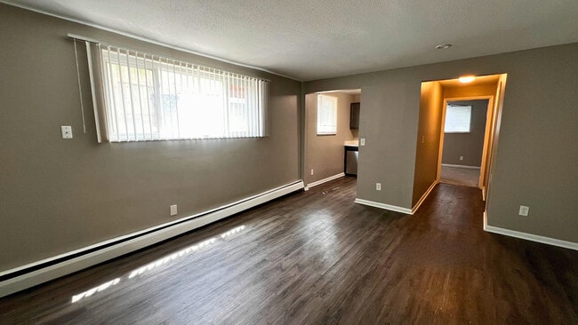 1 Bed 1 Bath 600sqft - MOORMAN PLACE APARTMENTS