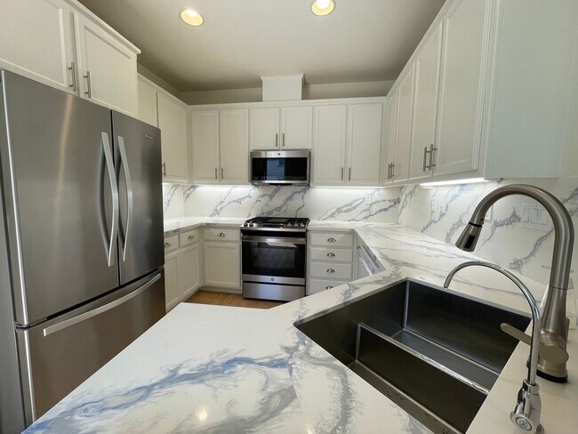 Building Photo - Spacious Anatolia Home in Rancho Cordova – Club Membership & Internet Included!