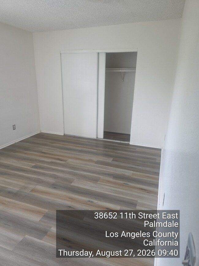 Building Photo - 38652 11th St E