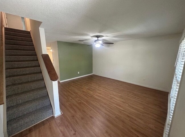Foto del edificio - 2 Bedroom, 1.5 Bathroom Townhome in Durham